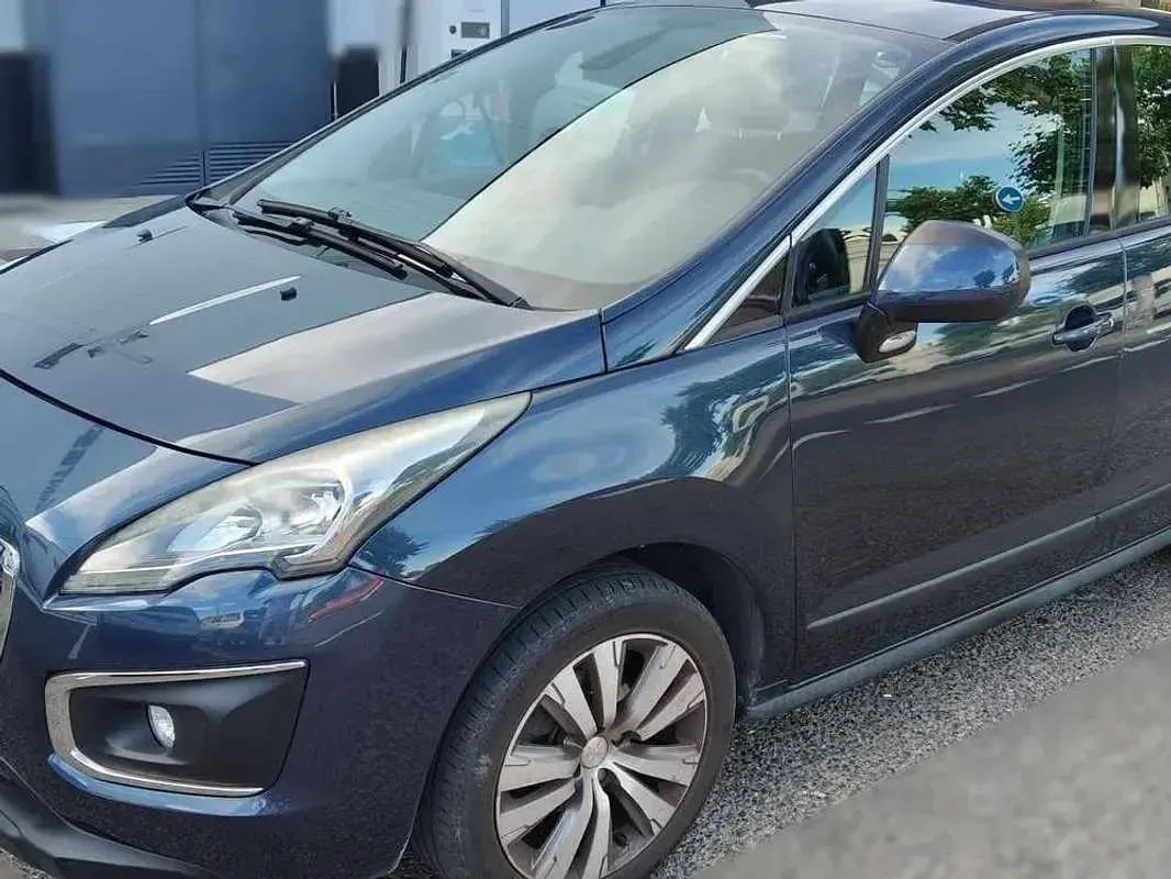 Usado Peugeot 3008 Active 120 CV (88 kW) 2014 Azul Familiar
