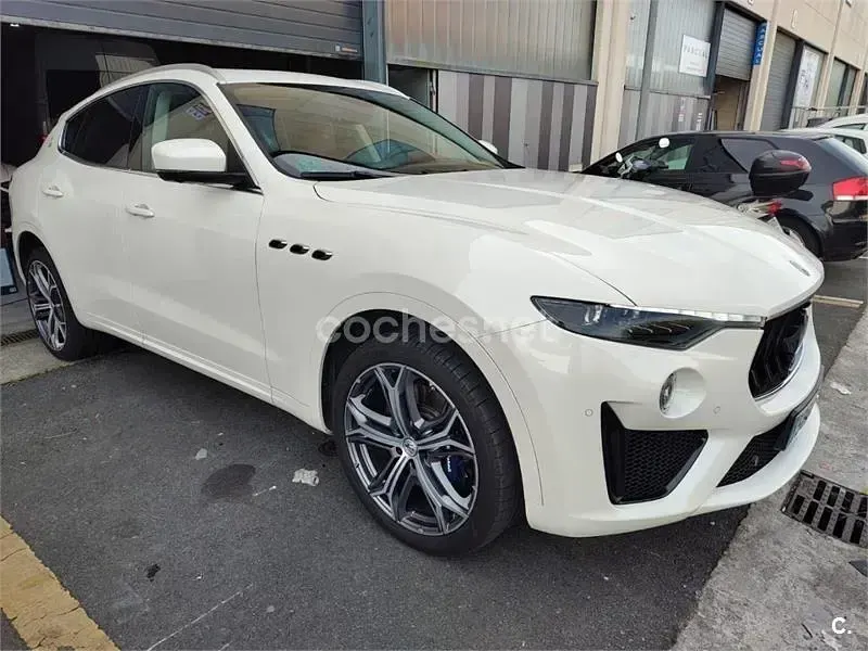 Usado Maserati Levante 530 CV (389 kW) 2021 Blanco SUV