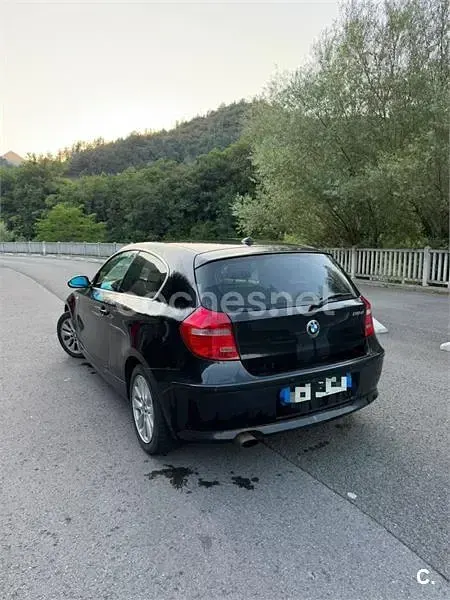 Usado BMW 118 143 CV (105 kW) 2007 Negro Utilitario