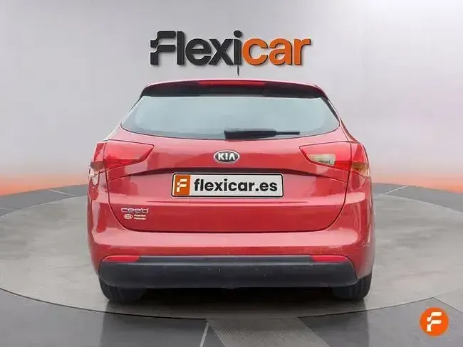 Usado Kia Ceed 100 CV (73 kW) 2014 Rojo Utilitario