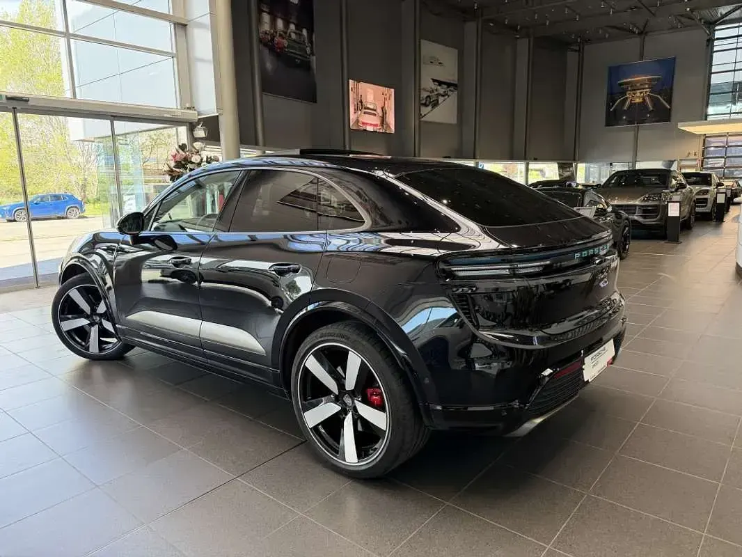 Usado Porsche Macan Turbo 469 kW (639 CV) 2024 Negro SUV
