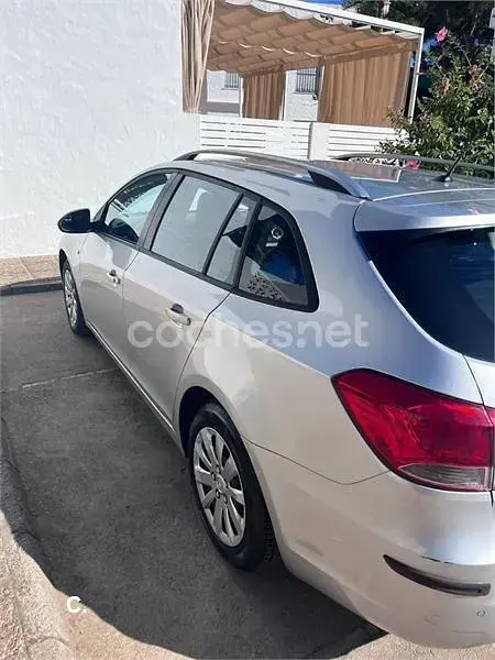 Usado Chevrolet Cruze LT 130 CV (95 kW) 2013 Gris / plata Familiar
