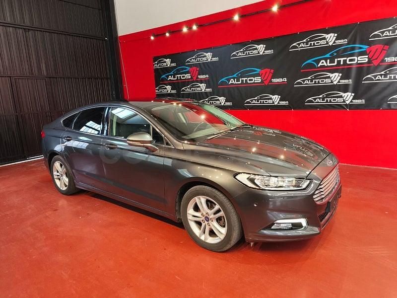 Usado Ford Mondeo Titanium 150 CV (110 kW) 2018 Gris / plata Berlina