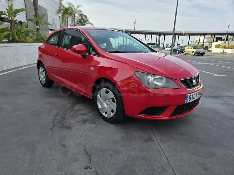 Usado Seat Ibiza SC Reference 70 CV (51 kW) 2012 Rojo Utilitario