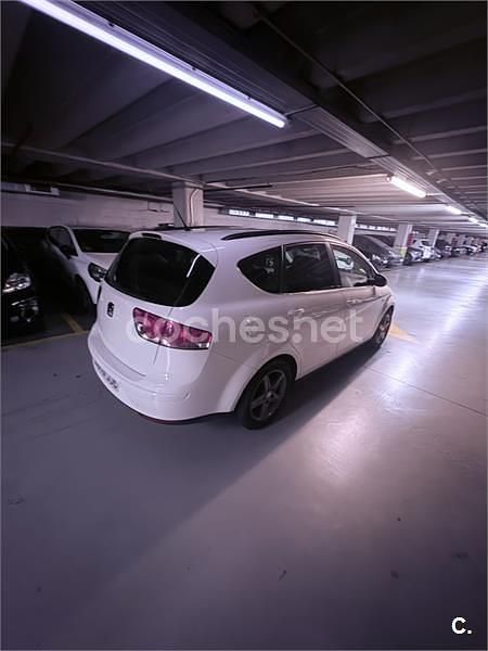 Usado Seat Altea XL 105 CV (77 kW) 2015 Blanco Monovolumen
