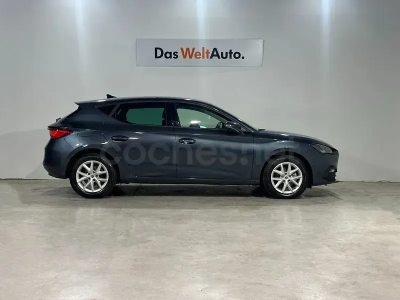 Usado Seat Leon Style 116 CV (85 kW) 2025 Gris Berlina