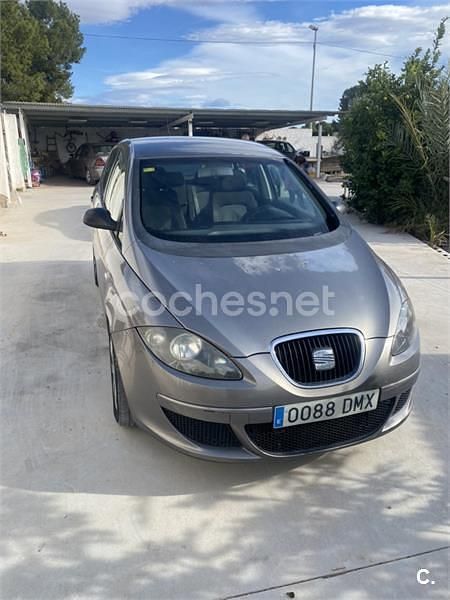 Gris / plata Usado 2005 Seat Altea Sport Berlina | 2800 € (Precio justo) - Imagen 1/4