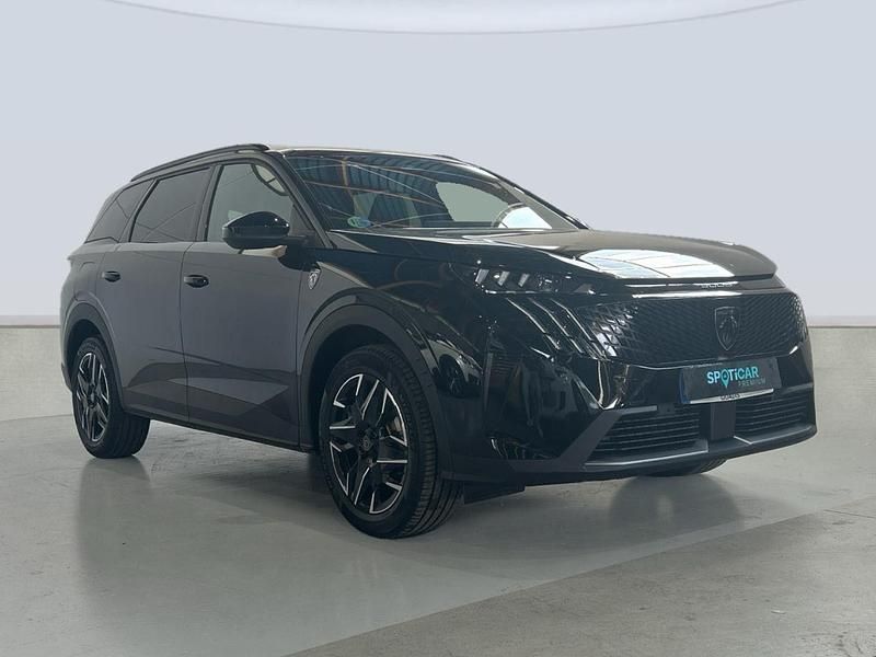 Usado Peugeot 5008 GT 136 CV (100 kW) 2025 Negro SUV