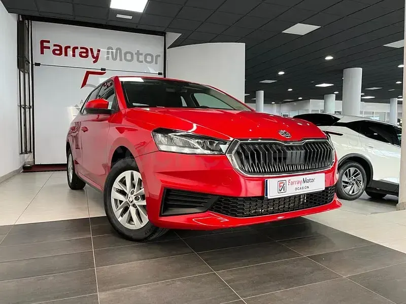 Usado Skoda Fabia Selection 115 CV (84 kW) 2024 Rojo Utilitario