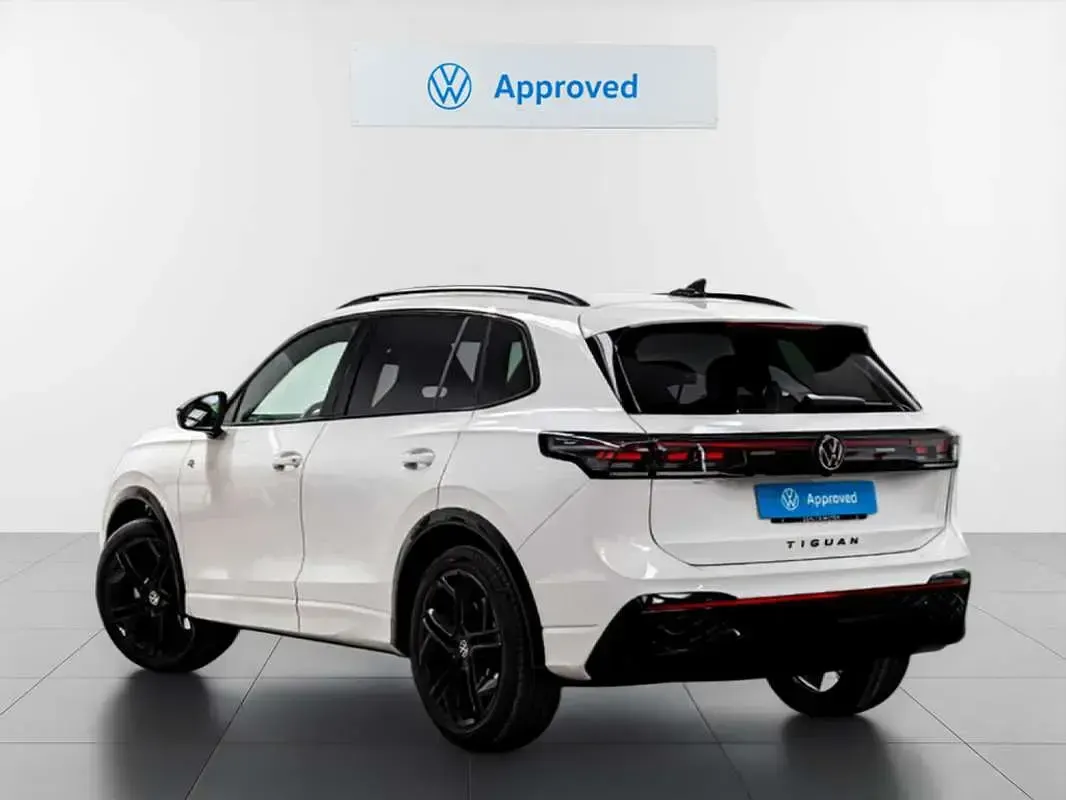 Usado VW Tiguan R-line 150 CV (110 kW) 2025 Blanco SUV