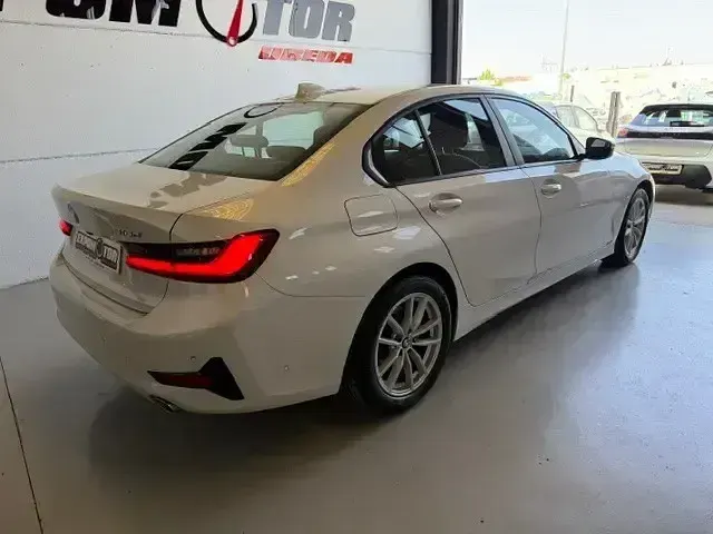 Usado BMW 318 150 CV (110 kW) 2019 Blanco Berlina