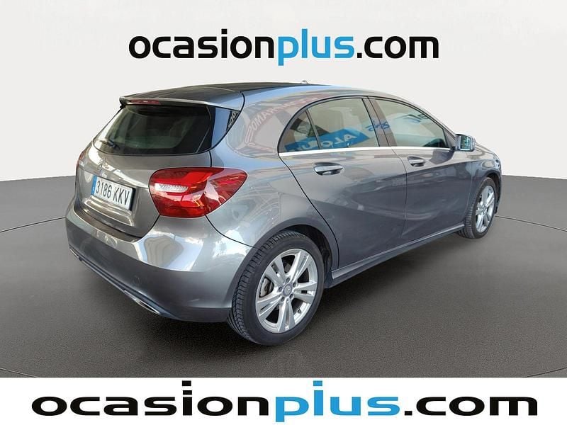 Usado Mercedes A200 136 CV (100 kW) 2018 Gris Utilitario