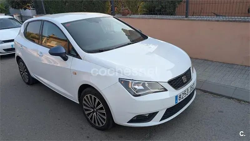 Usado Seat Ibiza CONNECT 90 CV (66 kW) 2016 Blanco Berlina