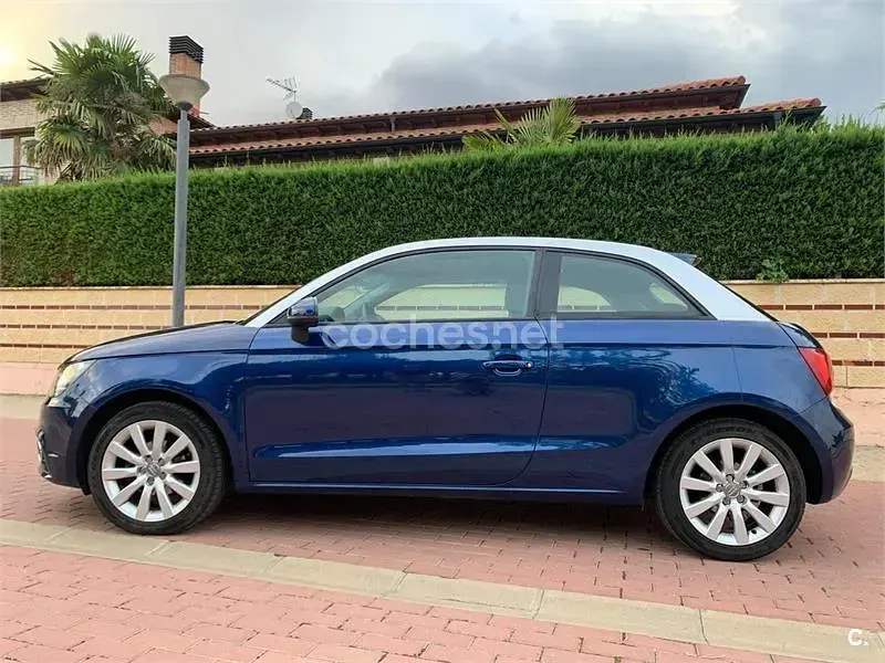 Usado Audi A1 Attraction 86 CV (63 kW) 2013 Azul Utilitario