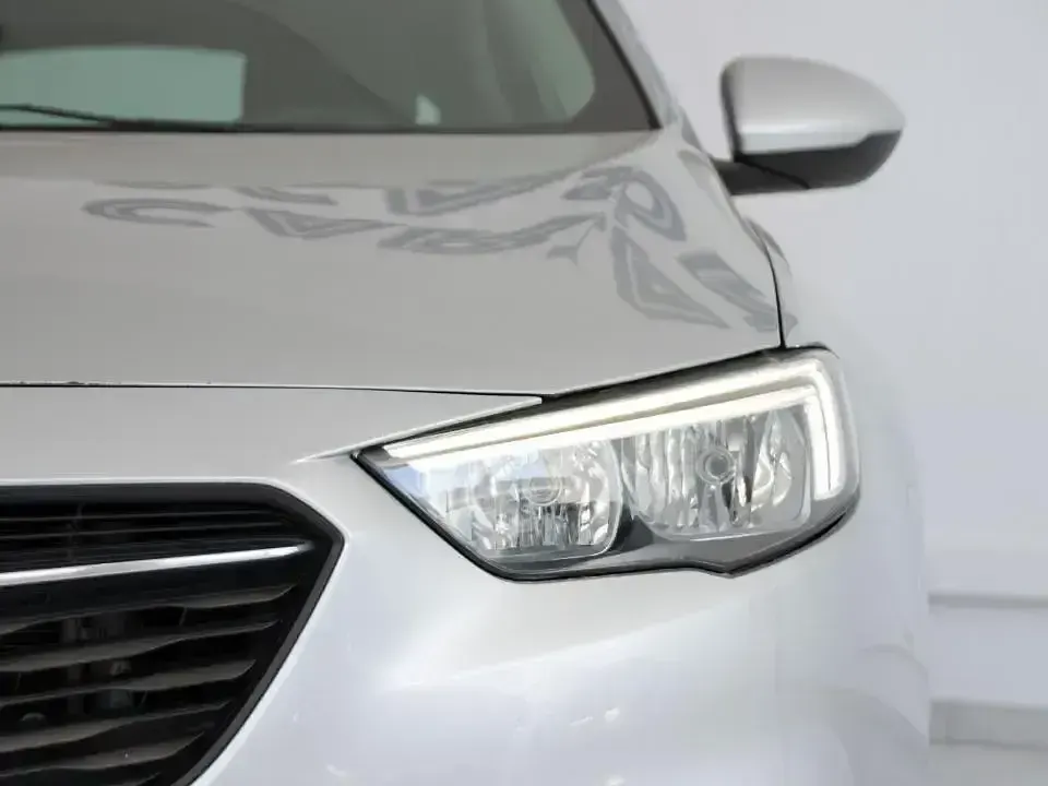 Usado Opel Insignia Selective 140 CV (102 kW) 2018 Gris Berlina