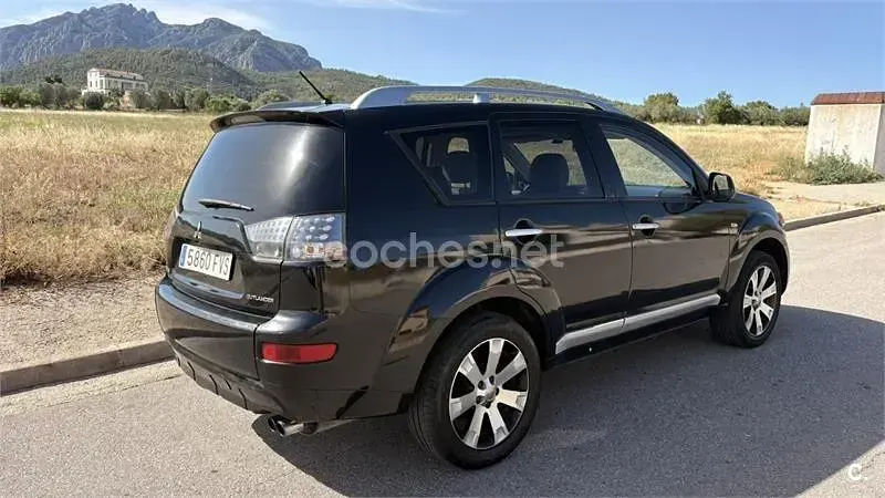 Usado Mitsubishi Outlander 140 CV (102 kW) 2007 Negro SUV