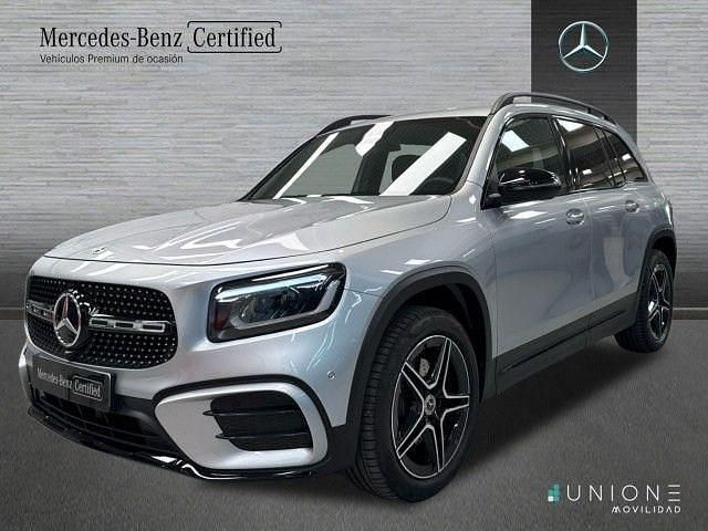 Usado Mercedes GLB200 150 CV (110 kW) 2025 Plata hightech SUV