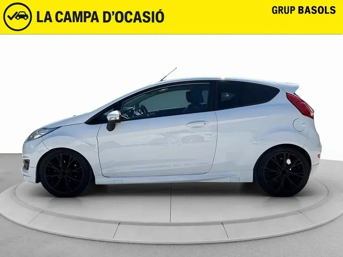 Usado Ford Fiesta Sport 125 CV (91 kW) 2015 Blanco Utilitario