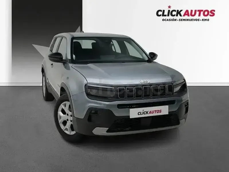 Usado Jeep Avenger Altitude 100 CV (73 kW) 2025 Gris / plata SUV