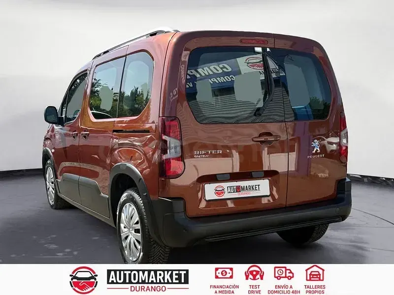 Usado Peugeot Rifter Active 102 CV (75 kW) 2019 Marrón Monovolumen