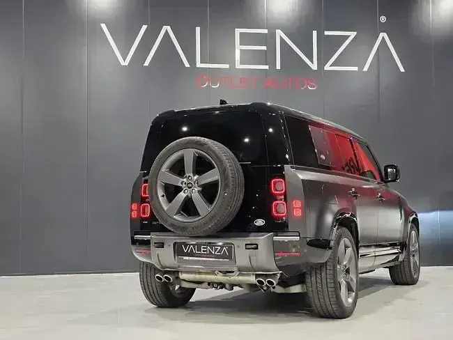 Usado Land Rover Defender Carpathian Edition 525 CV (386 kW) 2024 Negro SUV