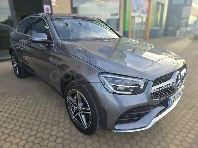 Usado Mercedes GLC300e 306 CV (225 kW) 2021 Gris / plata Coupe