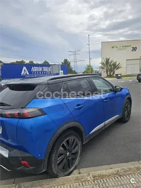 Usado Peugeot 2008 GT 155 CV (114 kW) 2020 Azul SUV
