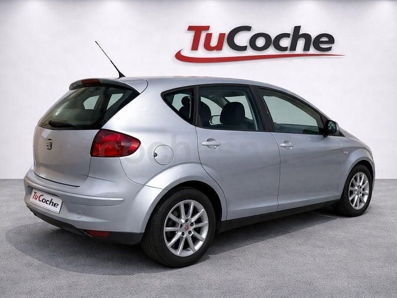 Usado Seat Altea Style 105 CV (77 kW) 2011 Gris / plata Monovolumen