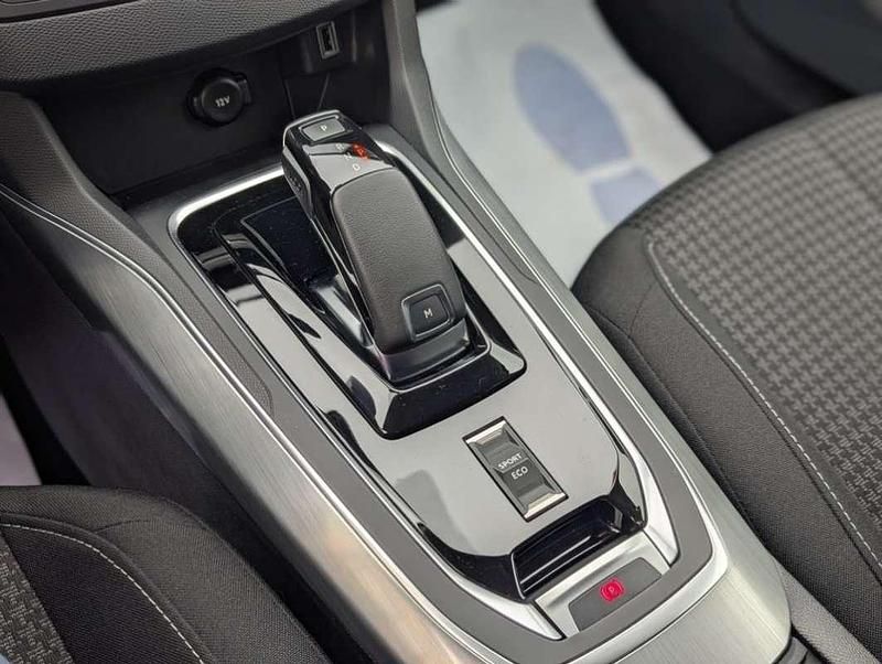 Usado Peugeot 308 Allure 131 CV (96 kW) 2021 Blanco Utilitario