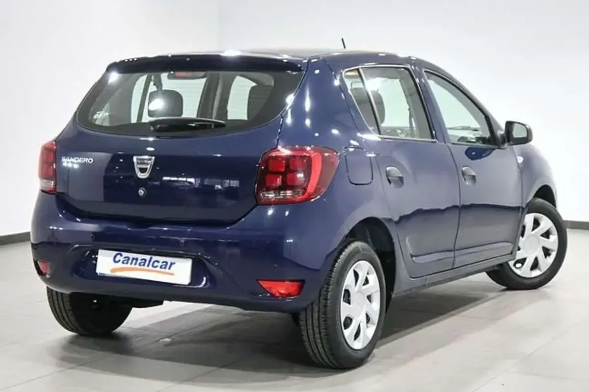 Usado Dacia Sandero Essentiel 75 CV (55 kW) 2019 Azul Utilitario