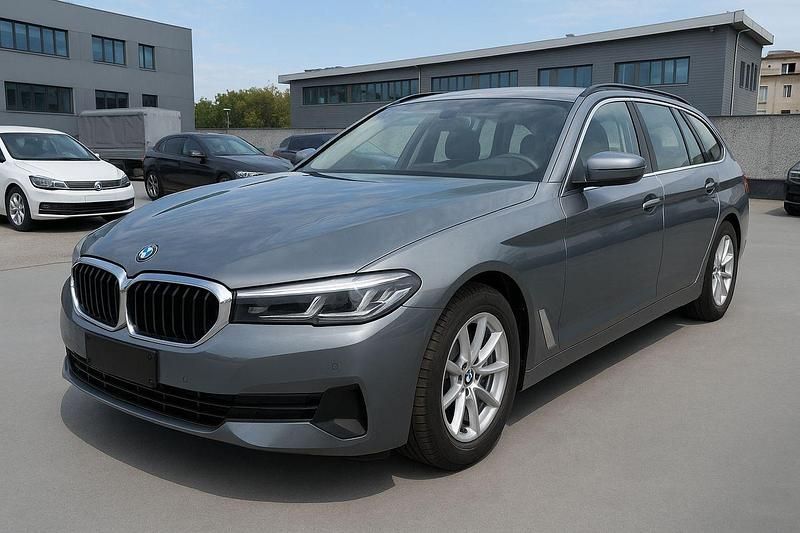 Gris Usado 2021 BMW 520 Familiar | 31.850 € (Buen precio) - Imagen 1/1