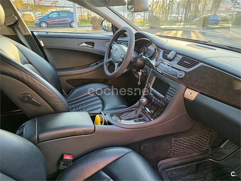 Usado Mercedes CLS320 224 CV (164 kW) 2006 Granate Berlina