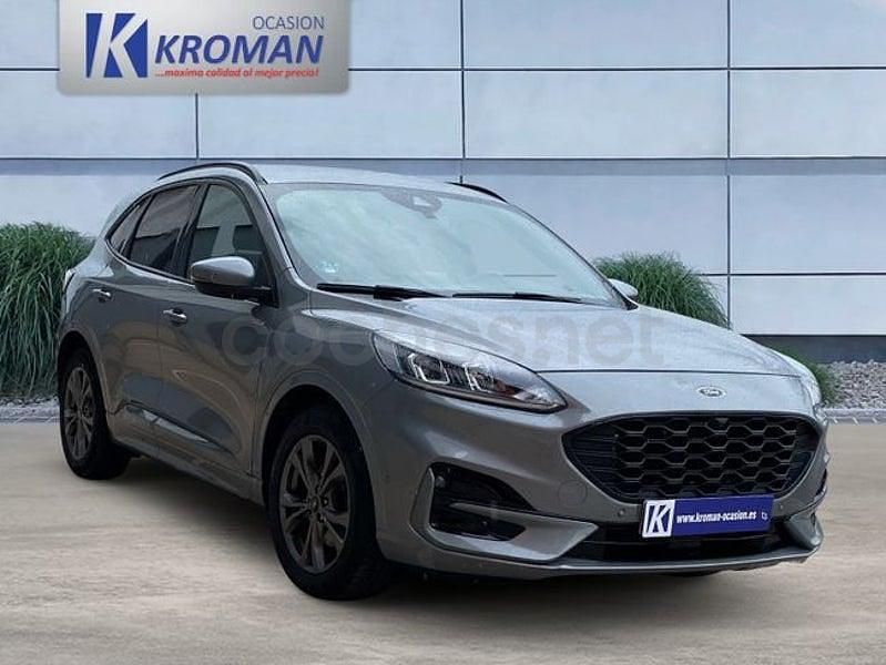 Usado Ford Kuga ST-Line 120 HP (88 kW) 2023 Cinzento SUV