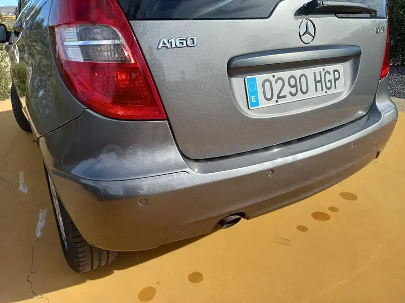 Usado Mercedes A160 Avantgarde 82 CV (60 kW) 2011 Gris / plata Monovolumen