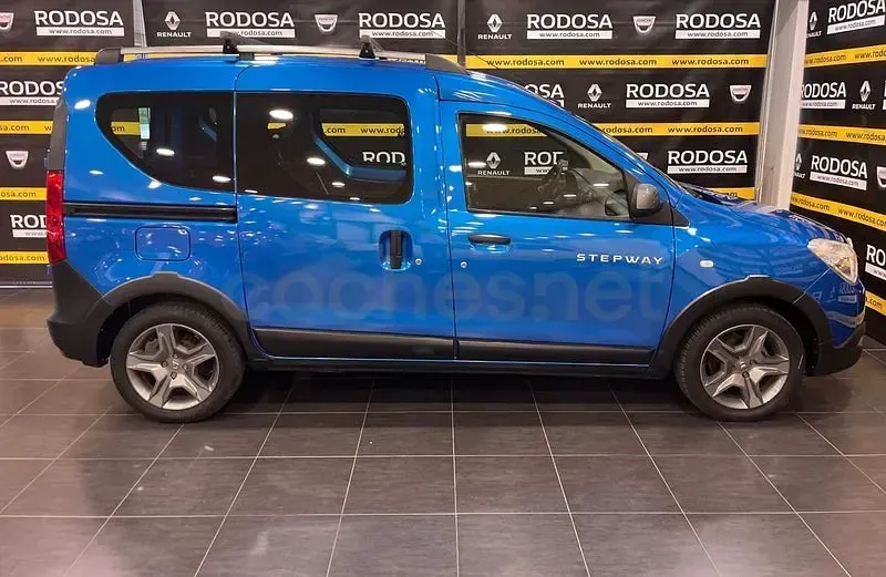 Usado Dacia Dokker Stepway 75 CV (55 kW) 2018 Blanco Monovolumen