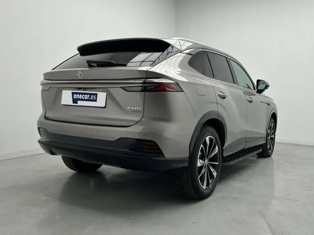 Usado MG HS Luxury 272 CV (200 kW) 2025 Plata silver sil SUV