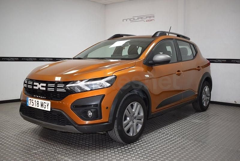 Usado Dacia Sandero Expression 101 CV (74 kW) 2023 Naranja Berlina