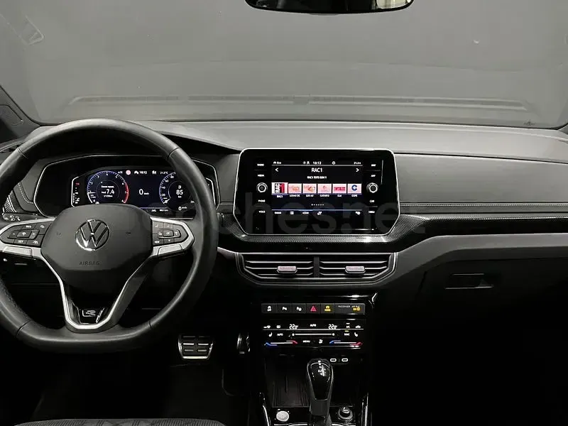 Usado VW T-Cross R-line 150 CV (110 kW) 2025 Gris / plata SUV