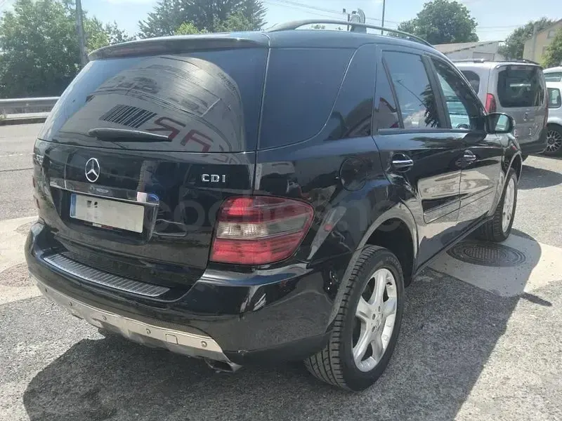 Usado Mercedes ML320 224 CV (164 kW) 2006 Negro SUV