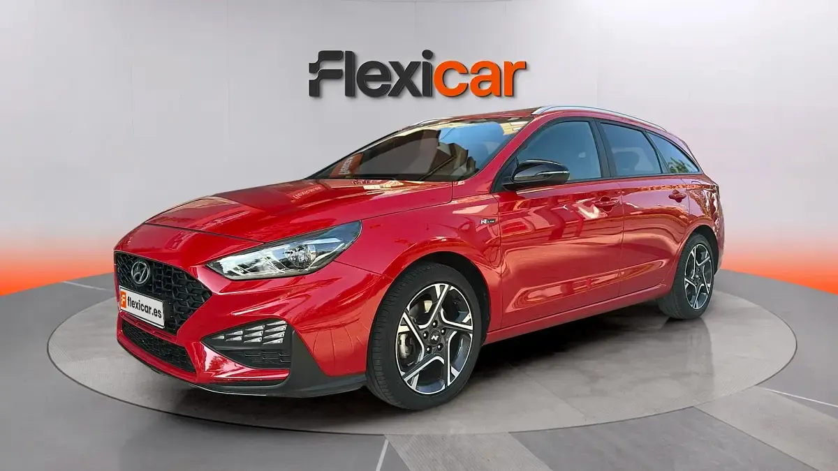 Usado Hyundai i30 N Line 120 CV (88 kW) 2023 Rojo Berlina