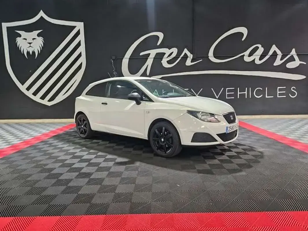 Usado Seat Ibiza SC Reference 60 CV (44 kW) 2012 Blanco Utilitario