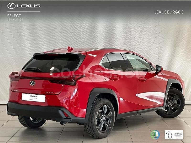 Usado Lexus UX 184 CV (135 kW) 2023 Rojo SUV