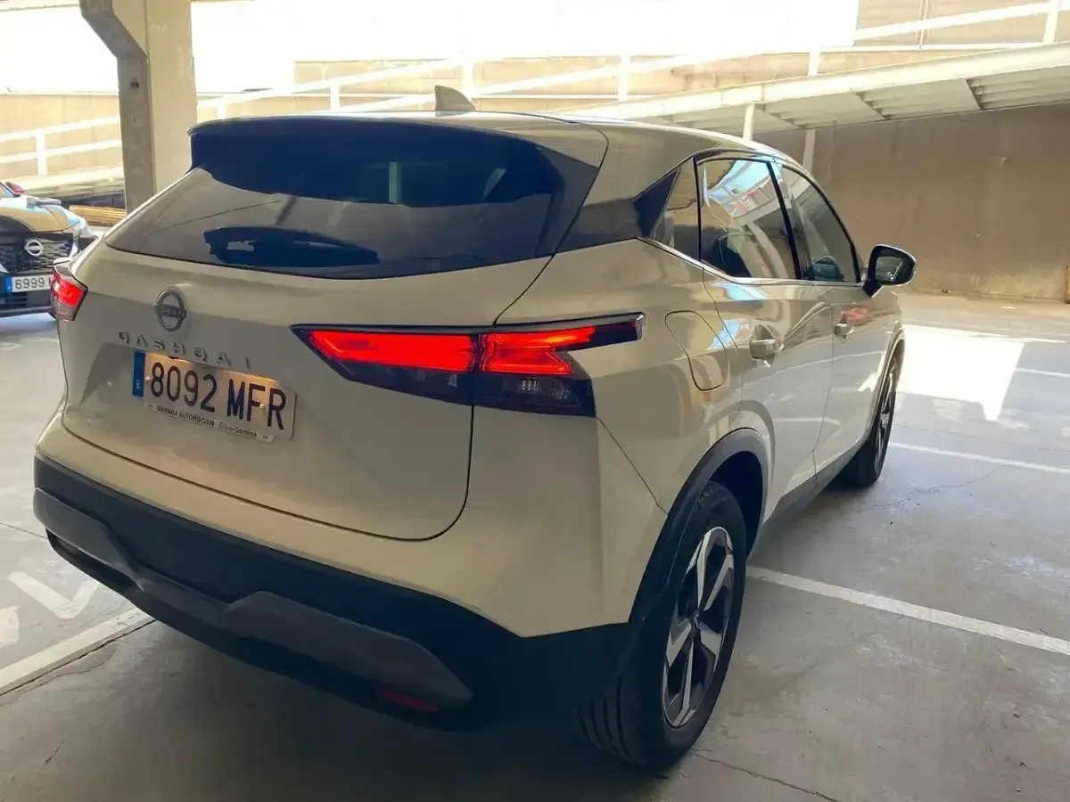 Usado Nissan Qashqai N-Connecta 140 CV (102 kW) 2023 Blanco SUV