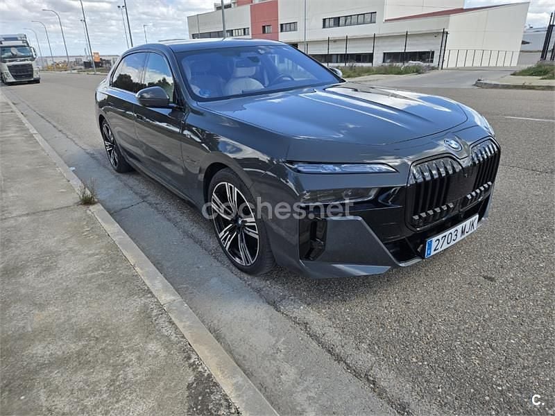 Usado BMW 750e 489 CV (359 kW) 2023 Gris / plata Berlina