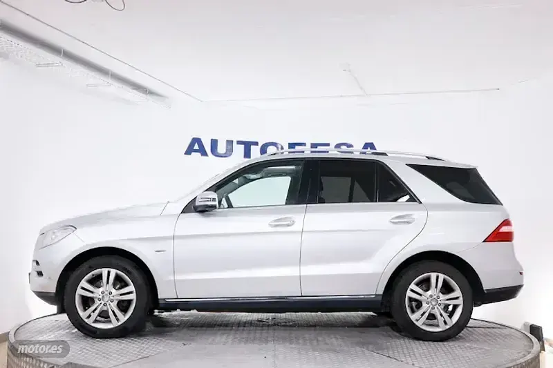 Usado Mercedes ML250 Edition 204 CV (150 kW) 2011 Plateado SUV