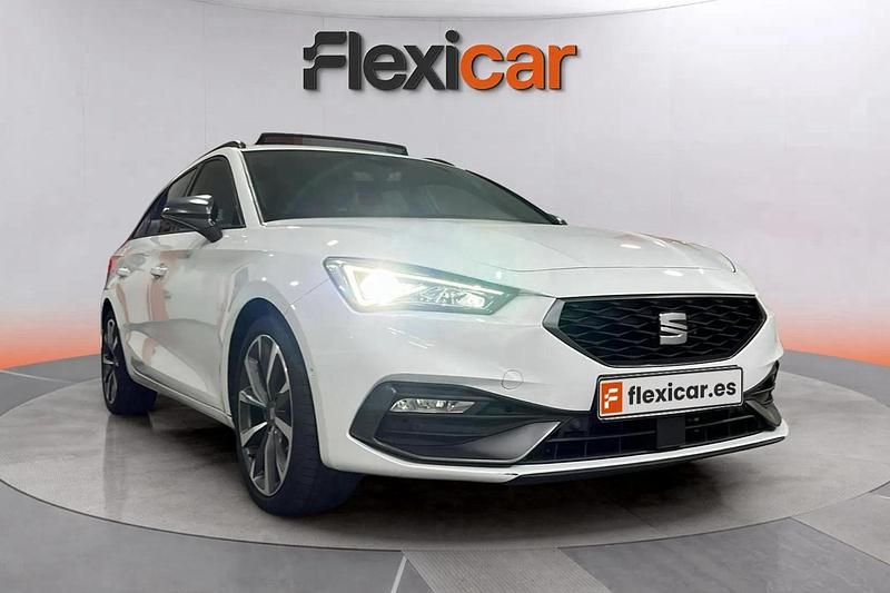 Blanco Usado 2021 Seat Leon FR Familiar | 19.490 € (Precio justo) - Imagen 1/4