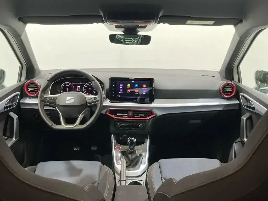 Usado Seat Arona FR 115 CV (84 kW) 2025 Blanco SUV