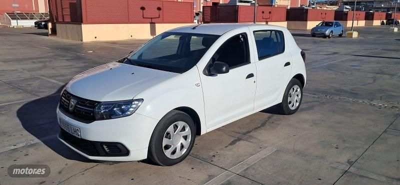 Blanco Usado 2020 Dacia Sandero Essentiel Utilitario | 10.900 € (Un poco caro) - Imagen 1/4
