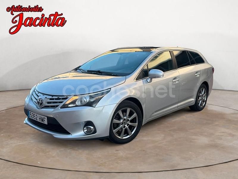 Gris / plata Usado 2012 Toyota Avensis Advance Familiar | 5990 € (Precio justo) - Imagen 1/4