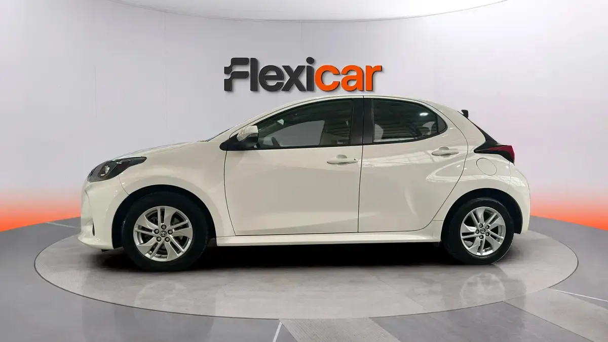 Usado Toyota Yaris Edition 125 CV (91 kW) 2021 Blanco Utilitario